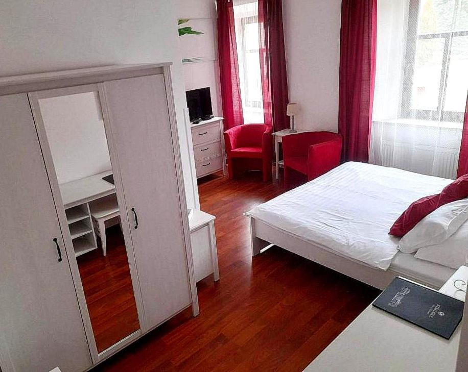 Hotel Strelnice Teplice nad Metují 외부 사진