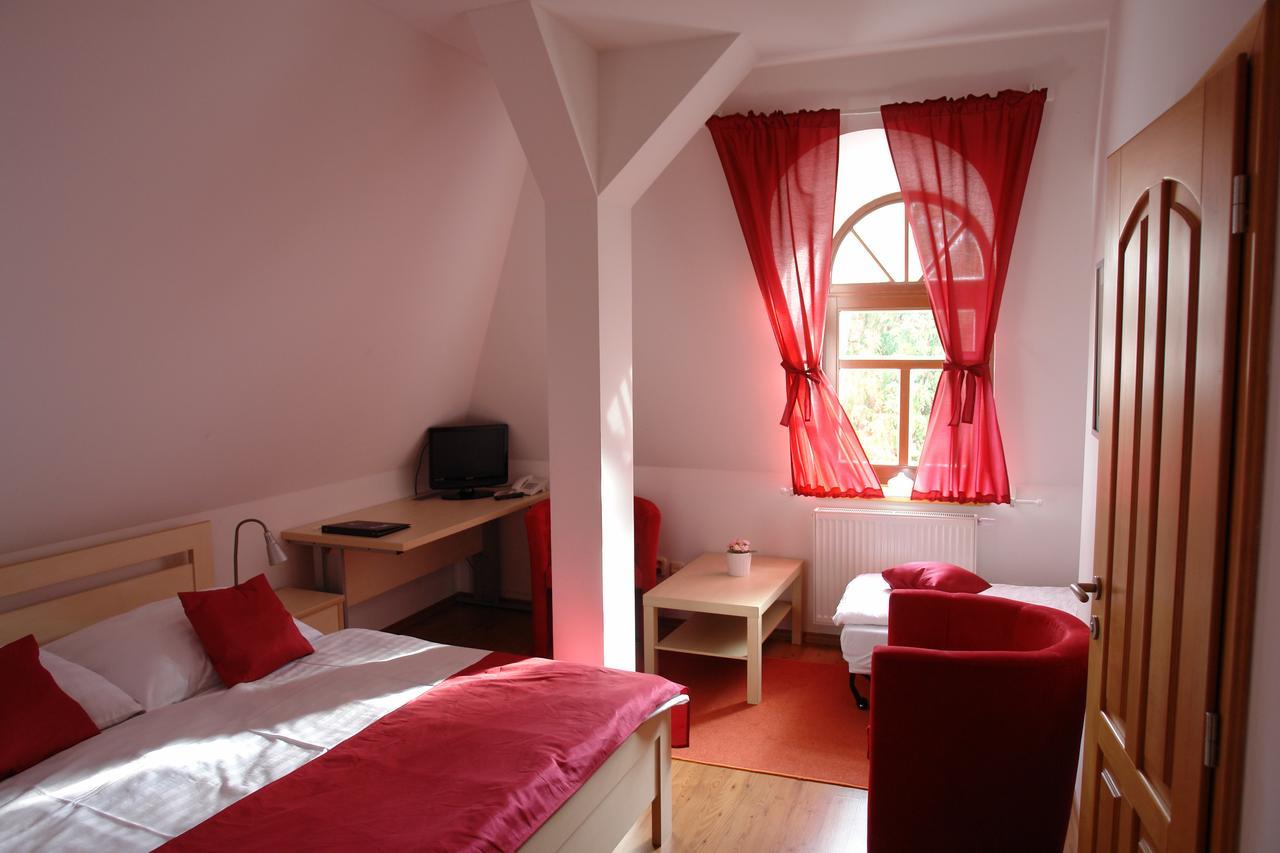 Hotel Strelnice Teplice nad Metují 외부 사진
